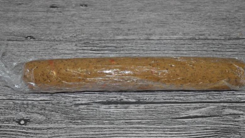 年货-送礼佳品~咖啡粒粒杏仁饼,整形~我整的圆柱体
整形好后,放入冰箱冷冻1小时