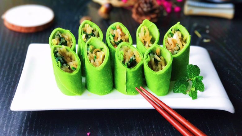 菠菜汁卷饼,再来一张成品图,颜色漂亮得让我舍不得下口了