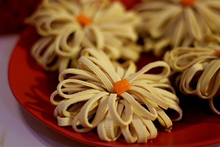 漂亮的宴客菜【花样豆皮】,完成