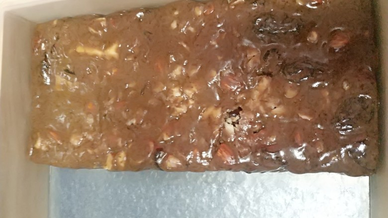 年货必备牛轧糖☞加量版,送人更有面子。,做了巧克力味的,加了自己做的生巧,特别浓郁。