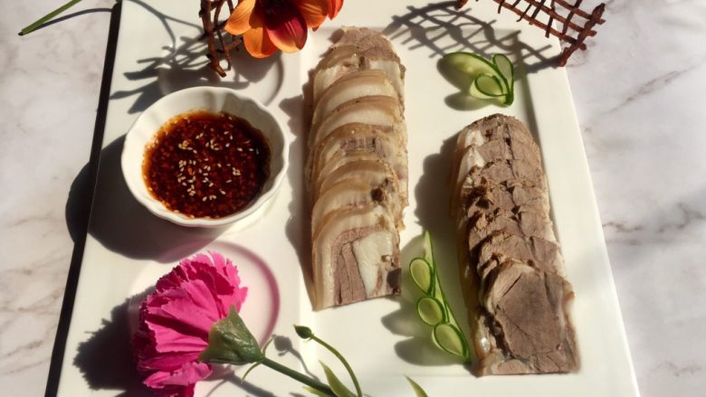 白切羊肉,端上桌,开始享受这道美味吧……