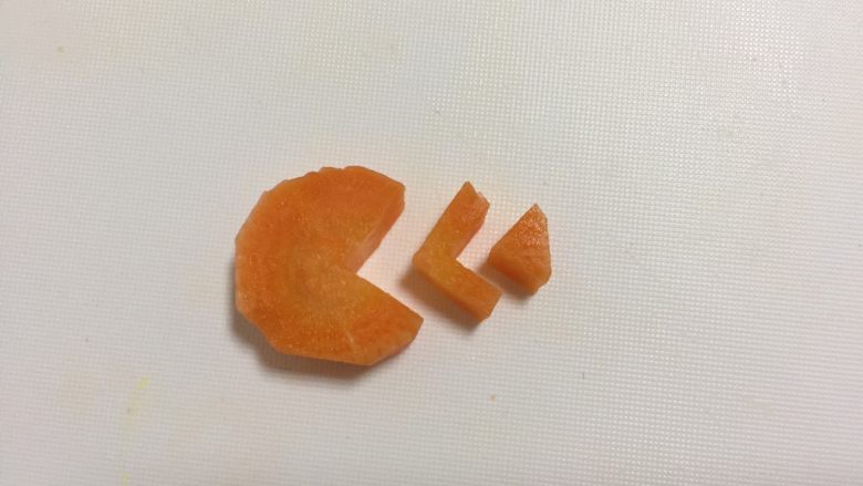 橙子小鱼,再切两刀,变成如图3部分,最后那个就可扔掉了