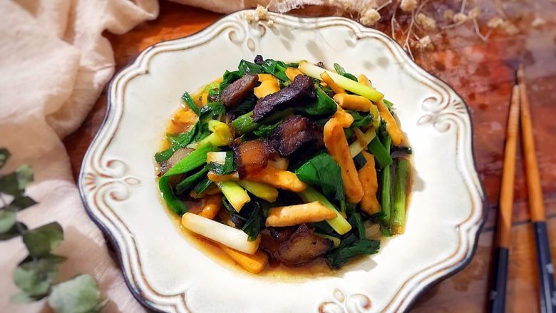 冬日美味の青蒜豆干炒酱肉
