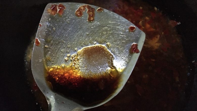 水煮肉片,放<a style='color:red;display:inline-block;' href='/shicai/ 10588'>糖</a>、醋、生抽，<a style='color:red;display:inline-block;' href='/shicai/ 721'>蚝油</a>，调味