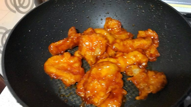 狗年旺旺,年夜饭系列9️⃣亲民锅包肉,迅速翻匀。