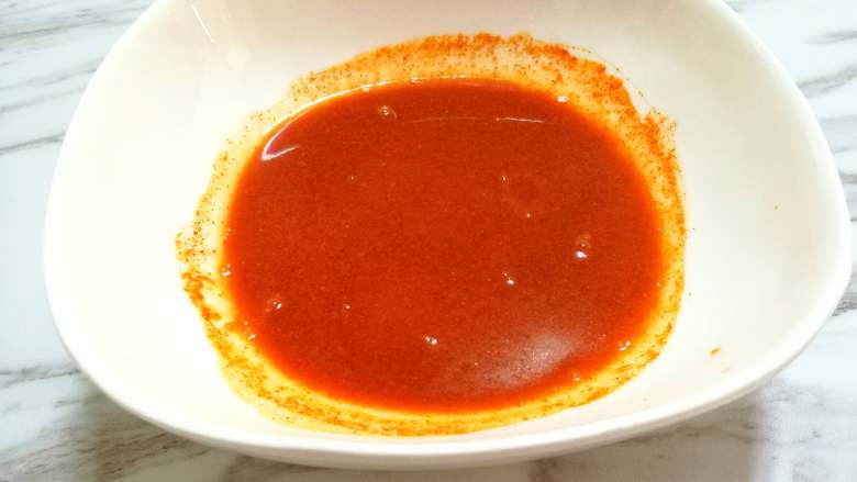 新奥尔良烤鸡翅,烤肉料加30克<a style='color:red;display:inline-block;' href='/shicai/ 156925'>水</a>调匀。