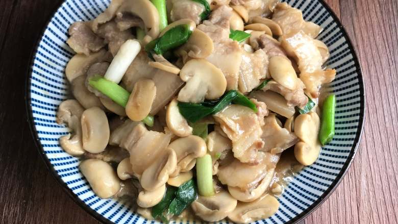 蘑菇炒肉,下饭好吃哦