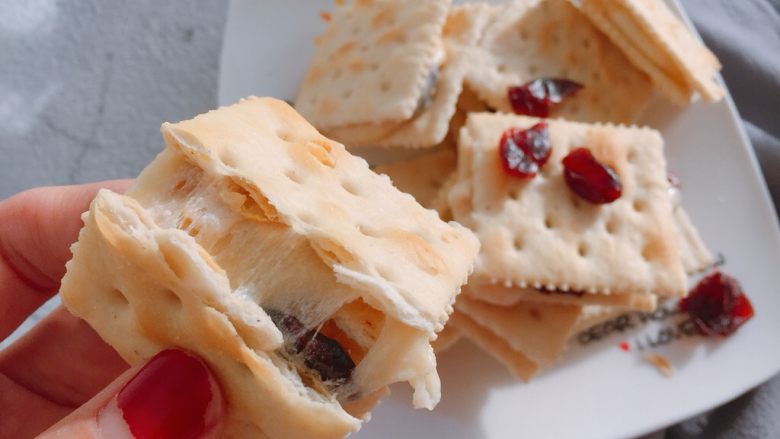 蔓越莓牛扎饼,这个方子的量可以做一包半太平苏打饼干