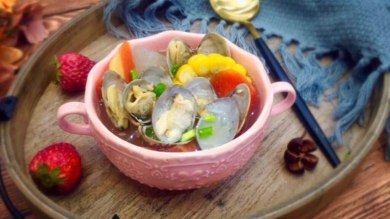 春季养肝护胃三宝鲜汤,餐桌上,推杯换盏,油腻的大鱼大肉吃得太多,来一碗这样小清新超鲜的营养汤