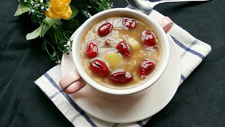 春节健康菜:暖身滋补糯米粥,出锅装碗,暖暖的开吃