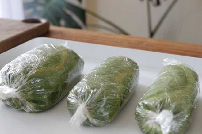 网红毛巾卷,我一共做了一个大的,三个小卷。 放入冰箱冷藏至硬挺即可。