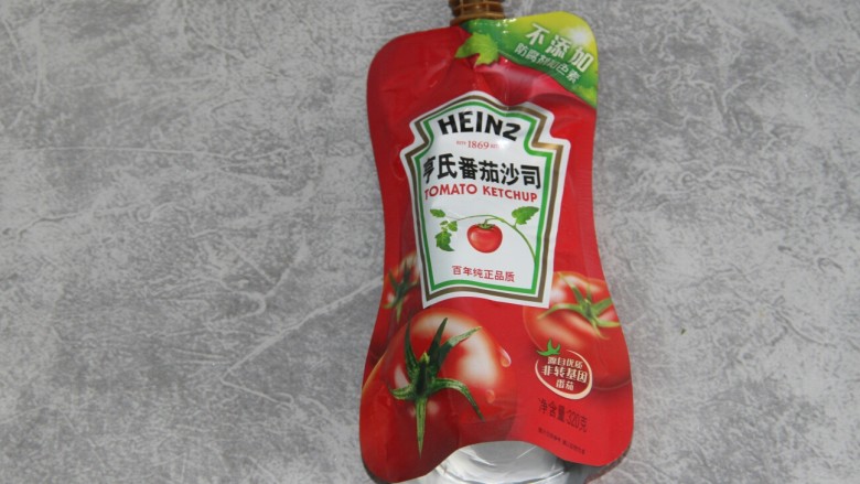 金枪鱼三明治,准备<a style='color:red;display:inline-block;' href='/shicai/ 699'>番茄酱</a>