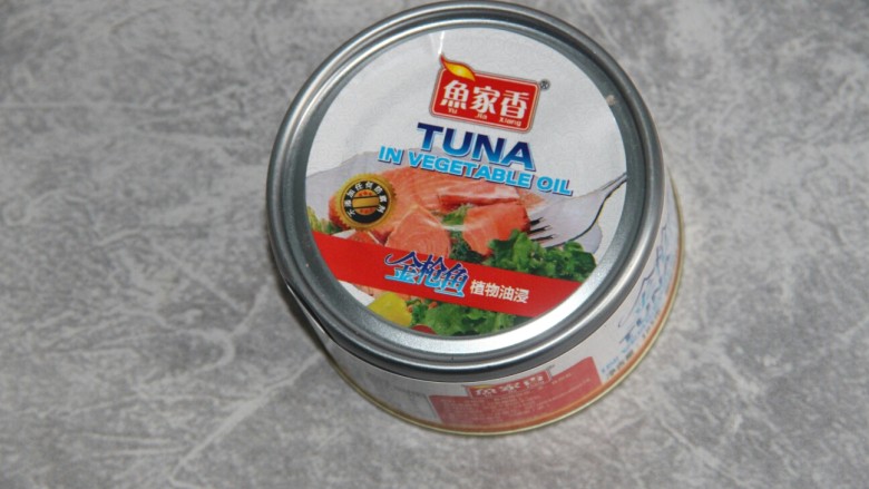 金枪鱼三明治,准备<a style='color:red;display:inline-block;' href='/shicai/ 116435'>金枪鱼罐头</a>