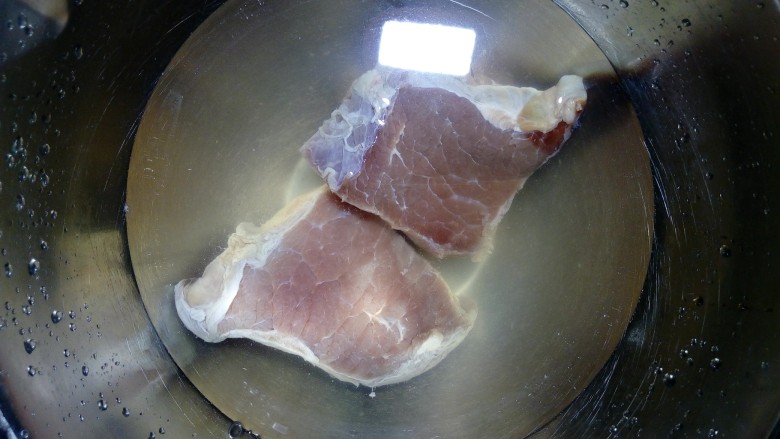 米饭杀手~香辣牛肉酱,<a style='color:red;display:inline-block;' href='/shicai/ 216'>牛肉</a>清洗干净,最好用牛里脊肉,或者腿肉。