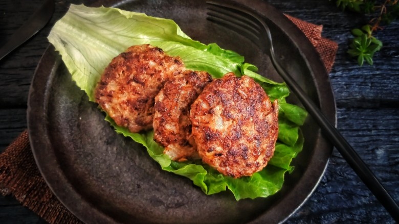 家庭汉堡牛肉坯制作,哦可了,搞定!