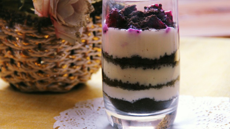 奥利奥火龙果酸奶杯