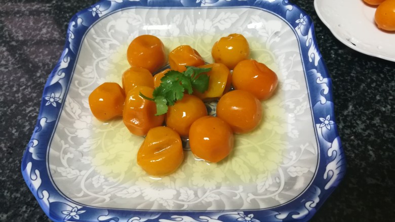 通气止咳的蜂蜜金桔,成品图。
要口感好,冷藏以后更好吃哦,不过如果是做药,就不要冷藏了。