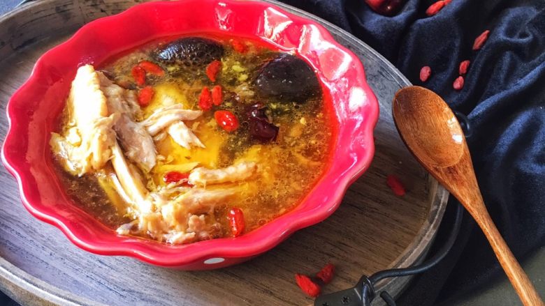 宝宝辅食18M➕:滋补香菇炖鸡汤,成品图