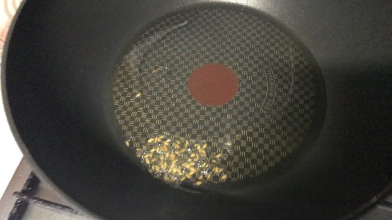 素食者的福音~干炒冬瓜,稍微炸一下。