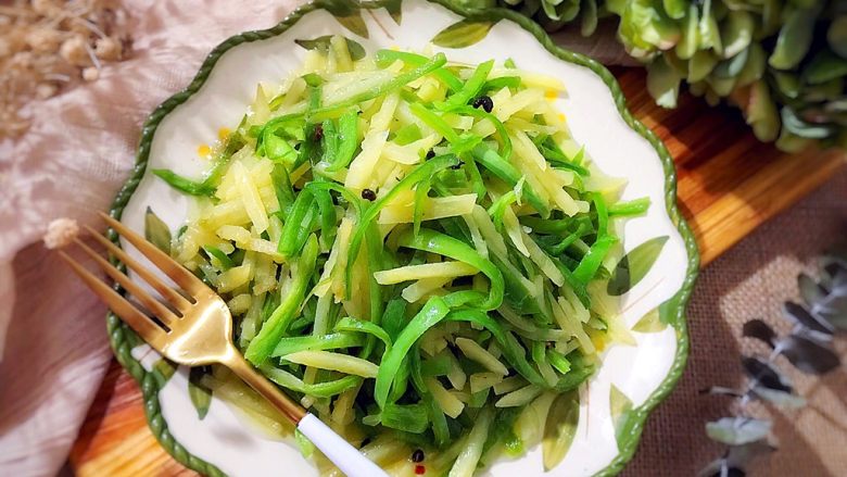 绝代双骄(花椒辣椒土豆丝),好吃看得见o((*^▽^*))o