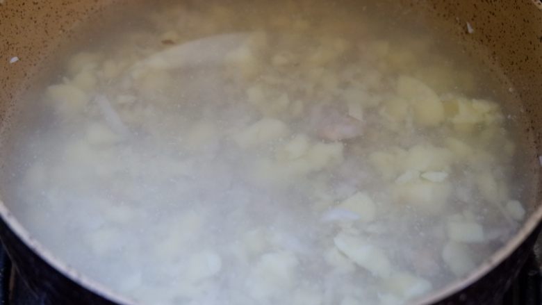 日本豆腐虾仁汤，鲜美无油,混合均匀。