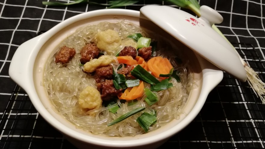 肉丸红薯粉丝煲