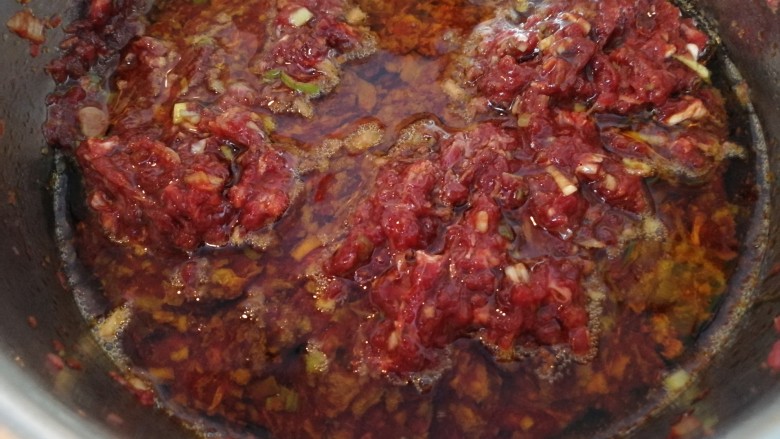 招牌美食之二&驴肉蒸饺,加烧开的豆油,加点<a style='color:red;display:inline-block;' href='/shicai/ 847'>香油</a>。