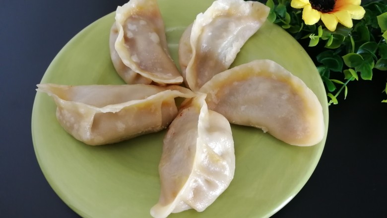 招牌美食之二&驴肉蒸饺,来一盘,拍个照。