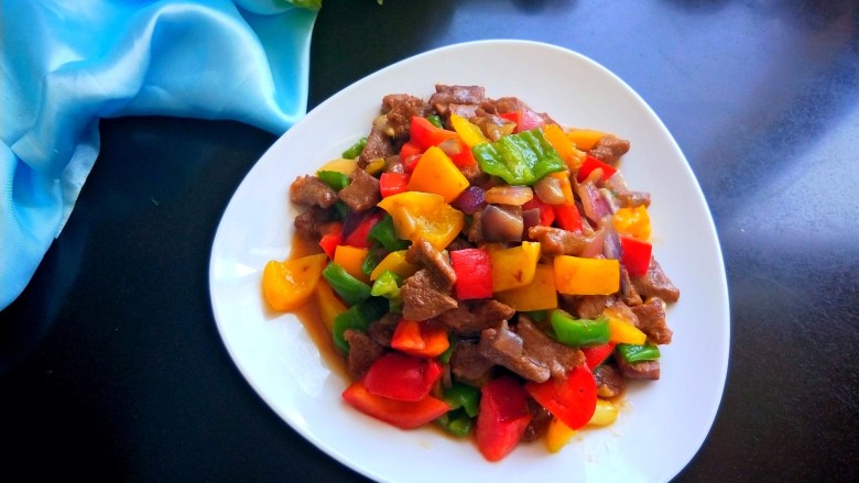 椒洋似火   彩椒牛肉丁