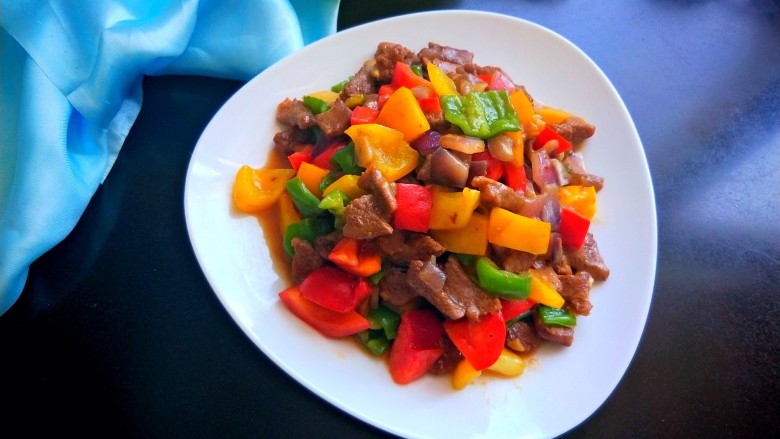 椒洋似火 彩椒牛肉丁,成品图来一张。