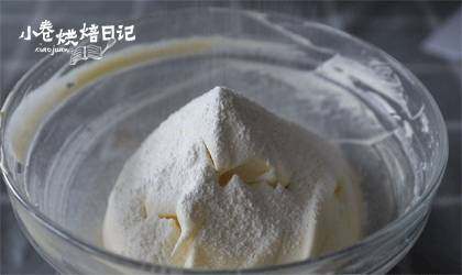 吃完这份提拉米苏就带我走吧~,筛入低粉,翻拌均匀。