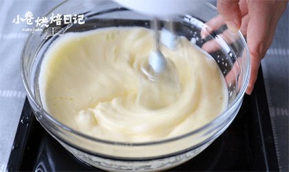 一款老式蛋糕,让满屋子都飘满童年的味道!,加入白糖,继续打发。