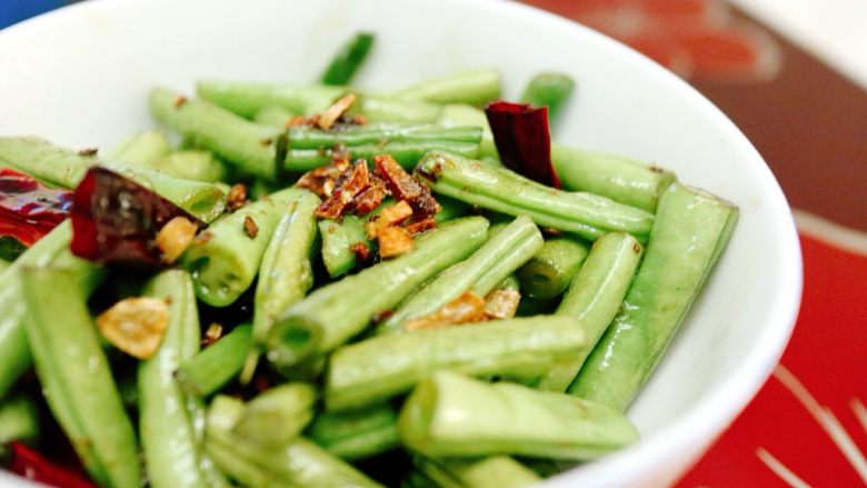 干煸四季豆,一道简单的家常菜，放假回家做给父母吃。