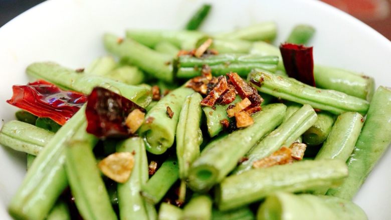 干煸四季豆,起锅，完成。
