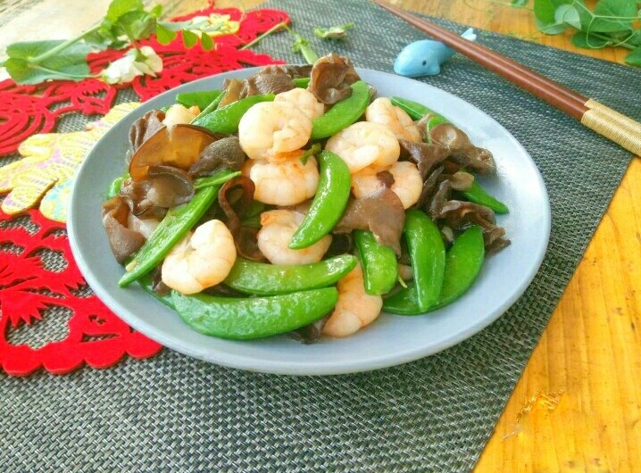 荷兰豆炒虾仁,非常好吃哦！