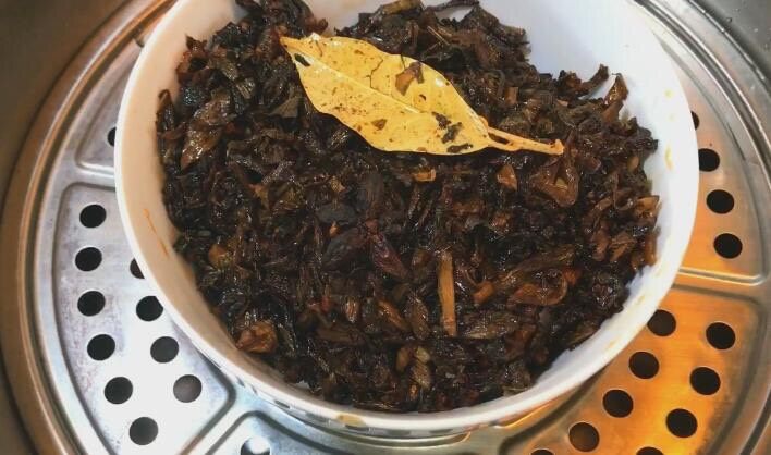 梅干菜扣肉,冷水上锅蒸 1小时左右