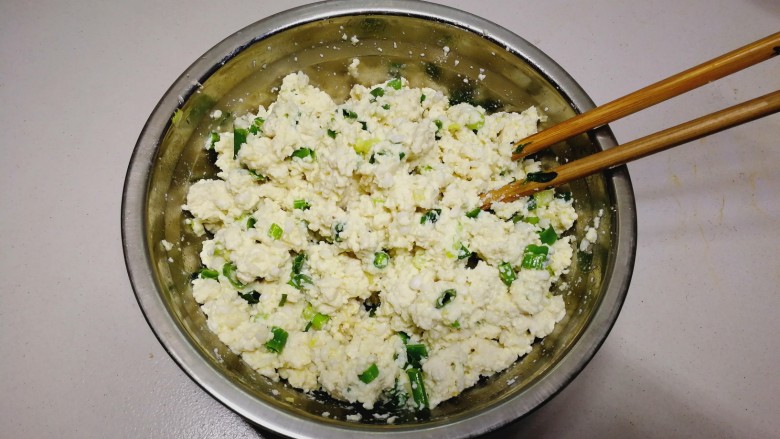 年味+咪咪小姐拜年~盐卤豆腐糯米圆子,拌匀