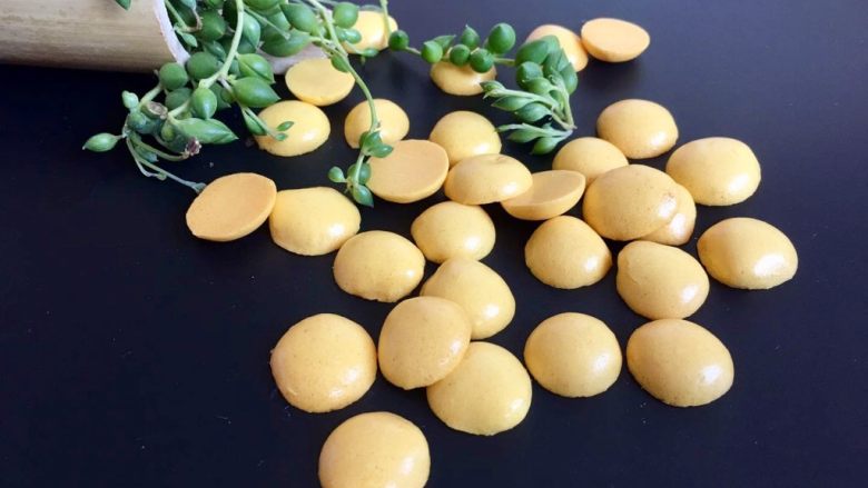 蛋黄小溶豆(宝宝辅食),很简单吧,来来来动起来......