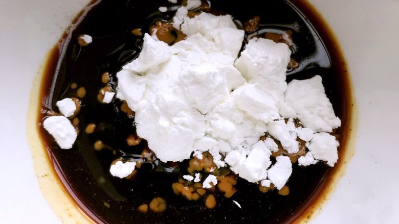 黑椒洋葱牛排,蚝油,生抽,玉米淀粉,红酒,花生油