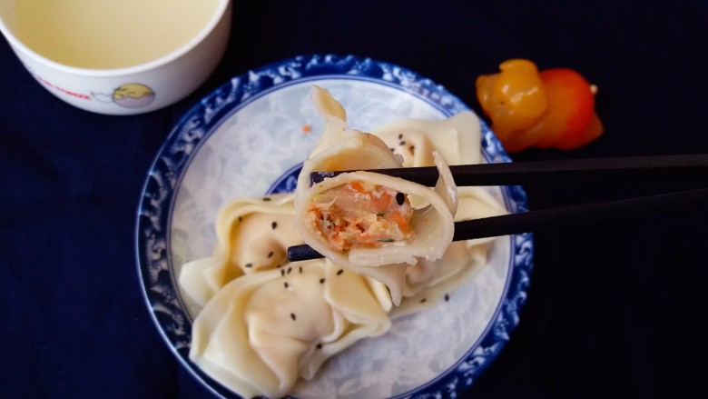 胡萝卜鲜肉饺,很鲜美哦