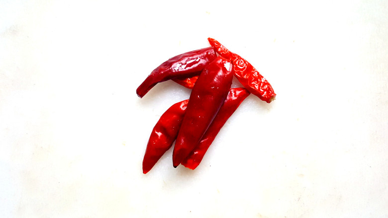 ~蒜苔咸肉☺,准备<a style='color:red;display:inline-block;' href='/shicai/ 62'>辣椒</a>。