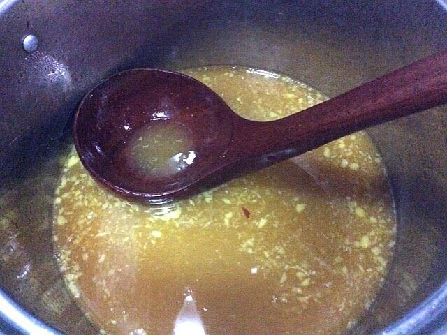 泰国风味凉拌菜,加入橙汁,熬一会要不停的搅拌,