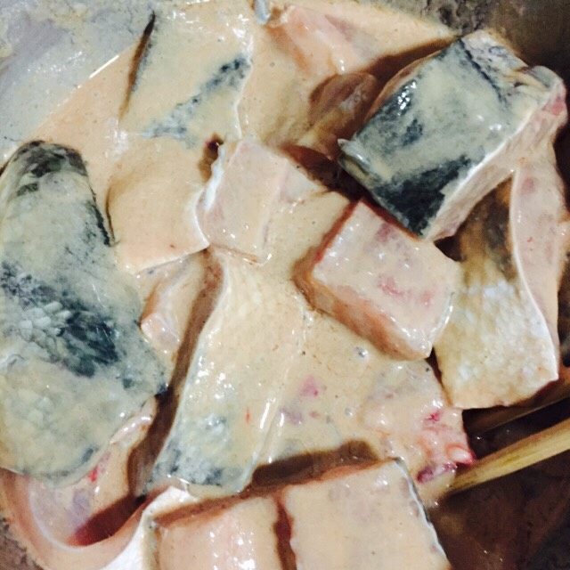 豆瓣泡椒鱼,把所有材料混合均匀,码味半小时