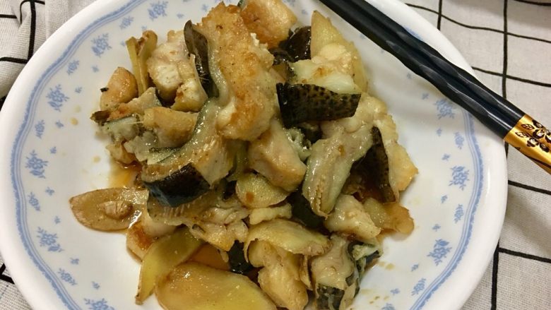 香煎錢鰻,香噴噴充滿麻油香的香煎錢鰻來溫暖大家的胃囉！