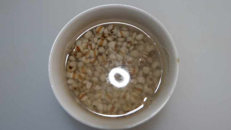 黄白双米沙拉—低脂代餐,健康减肥,浸泡1个小时以上,将其泡透。(建议浸泡过夜)