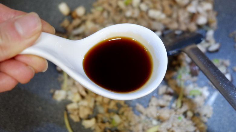 软嫩鲜香豆腐,加入生抽,