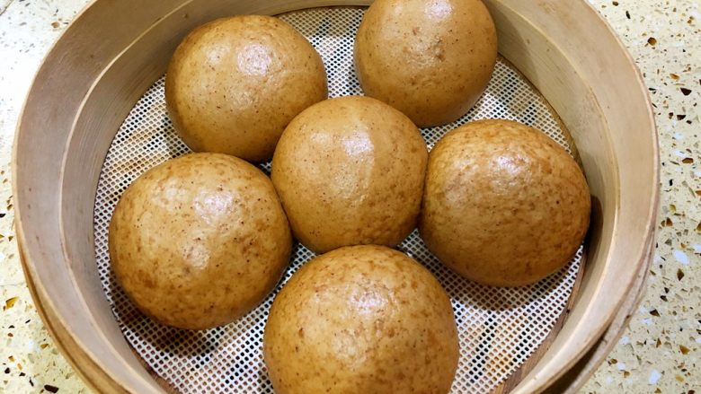 红枣馒头,竹制的蒸笼比金属的更好用
