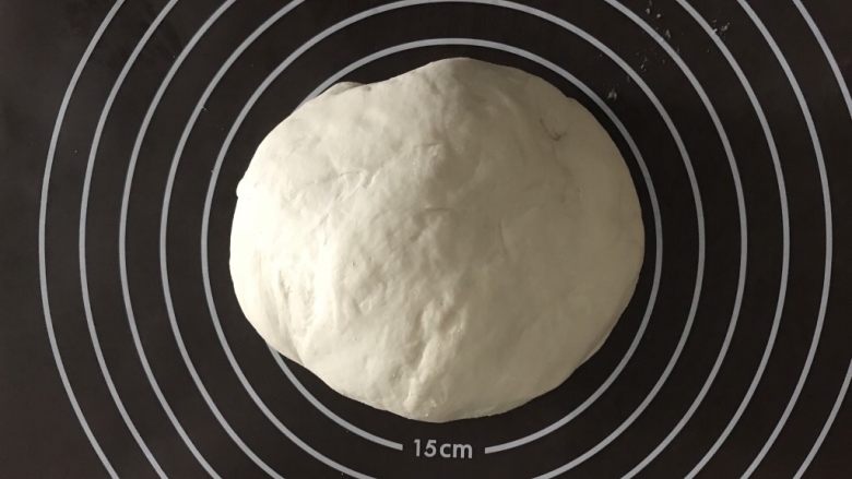 椒盐油饼,揉成光滑面团。