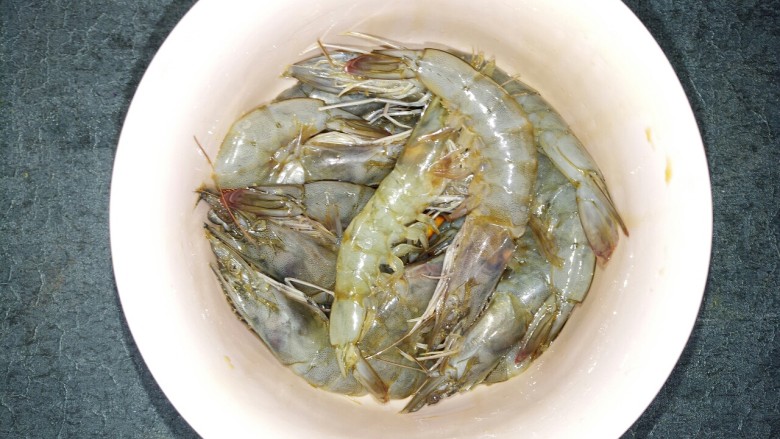 蒜蓉虾(烤箱版),腌个十分钟