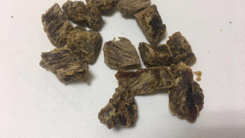 蔬菜油醋沙拉,准备好成品牛肉粒